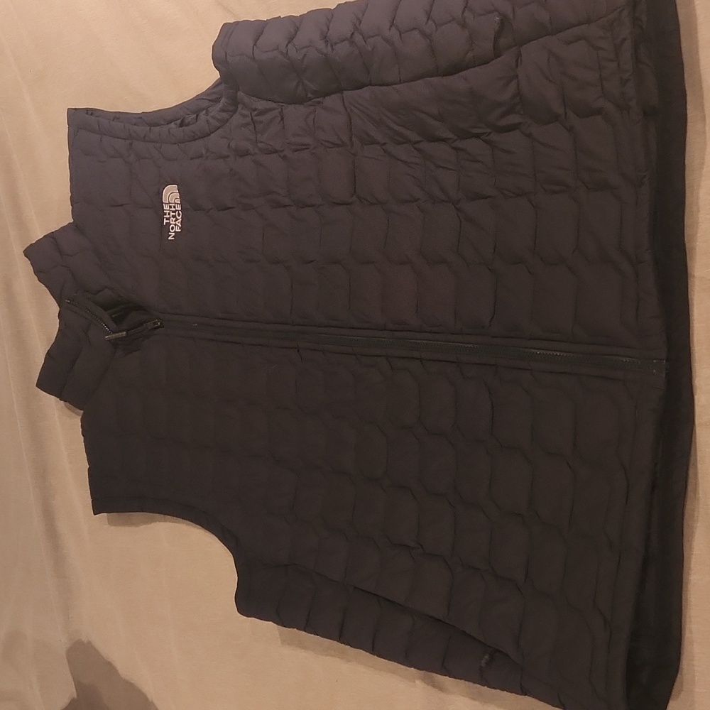 Mens large The North Face thermoball Vest